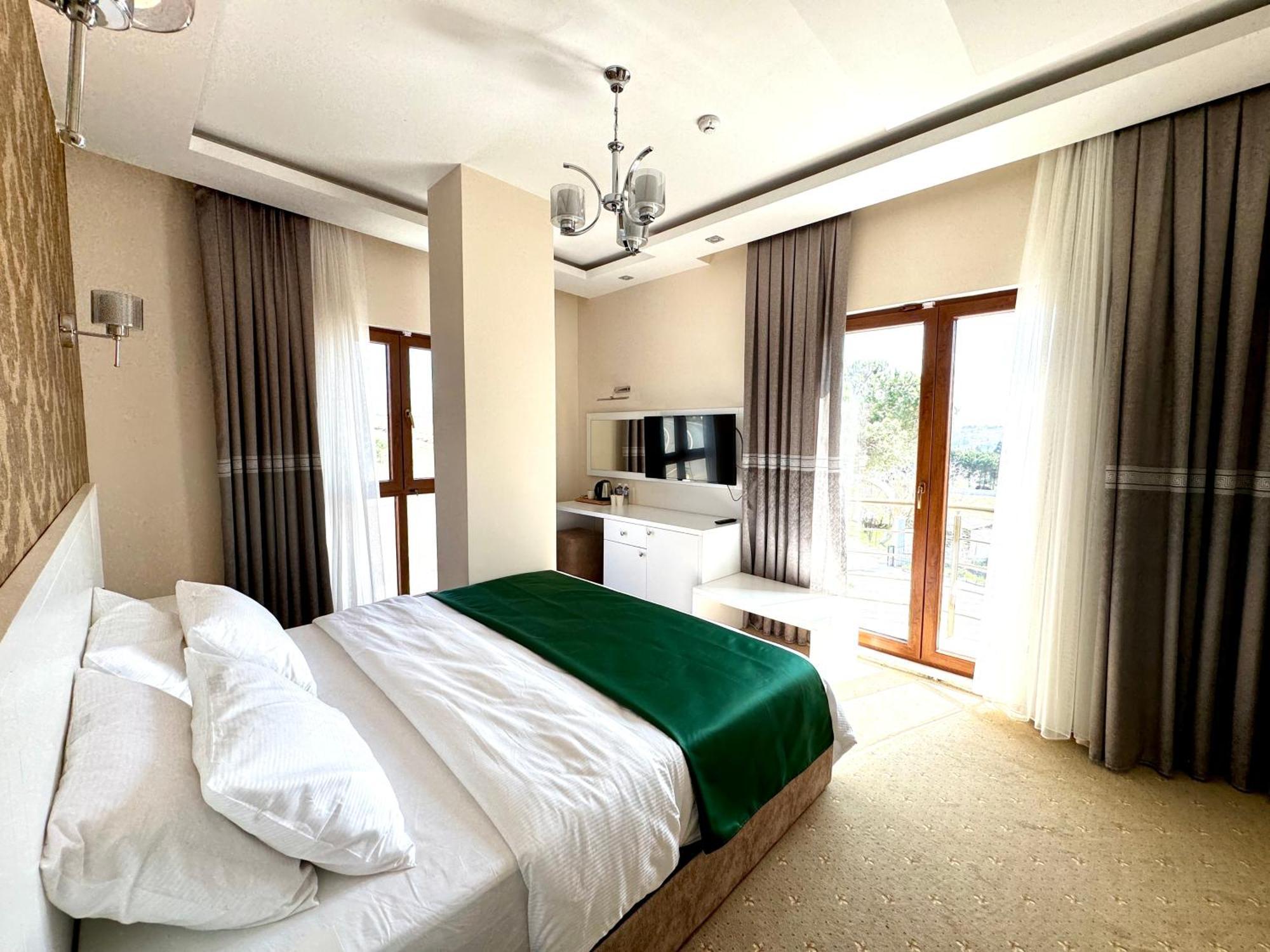 Green Roof Hotel & Spa Durusu Exterior photo